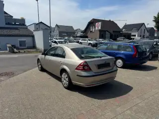 Vehicle image thumbnail, number 3