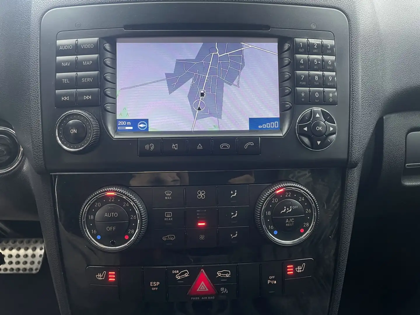 Vehicle image, number 10