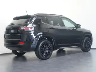 Vehicle image thumbnail, number 3
