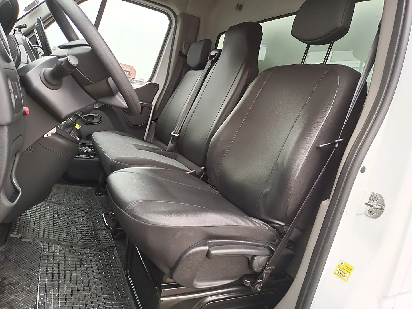 Vehicle image, number 9