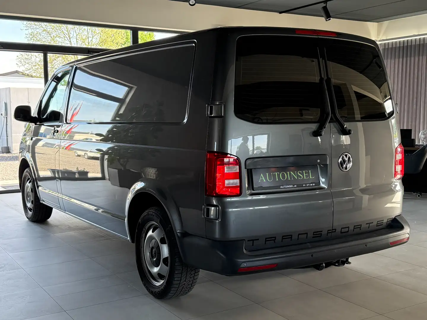 Vehicle image, number 5