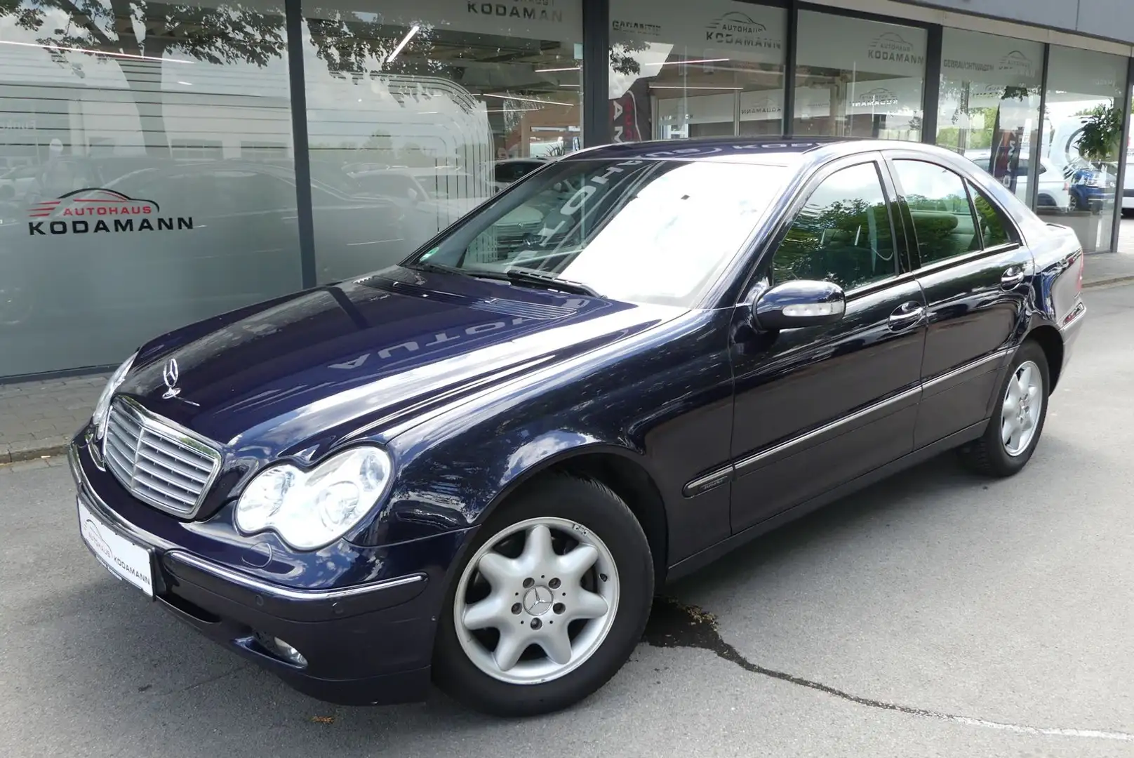 Vehicle image, number 2