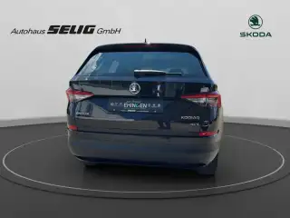 Vehicle image thumbnail, number 8