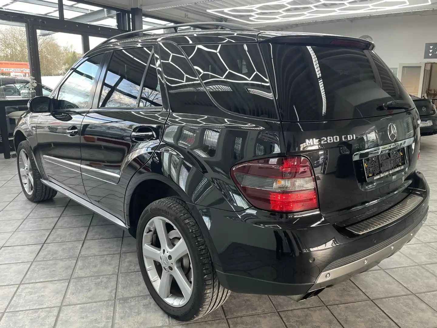 Vehicle image, number 2