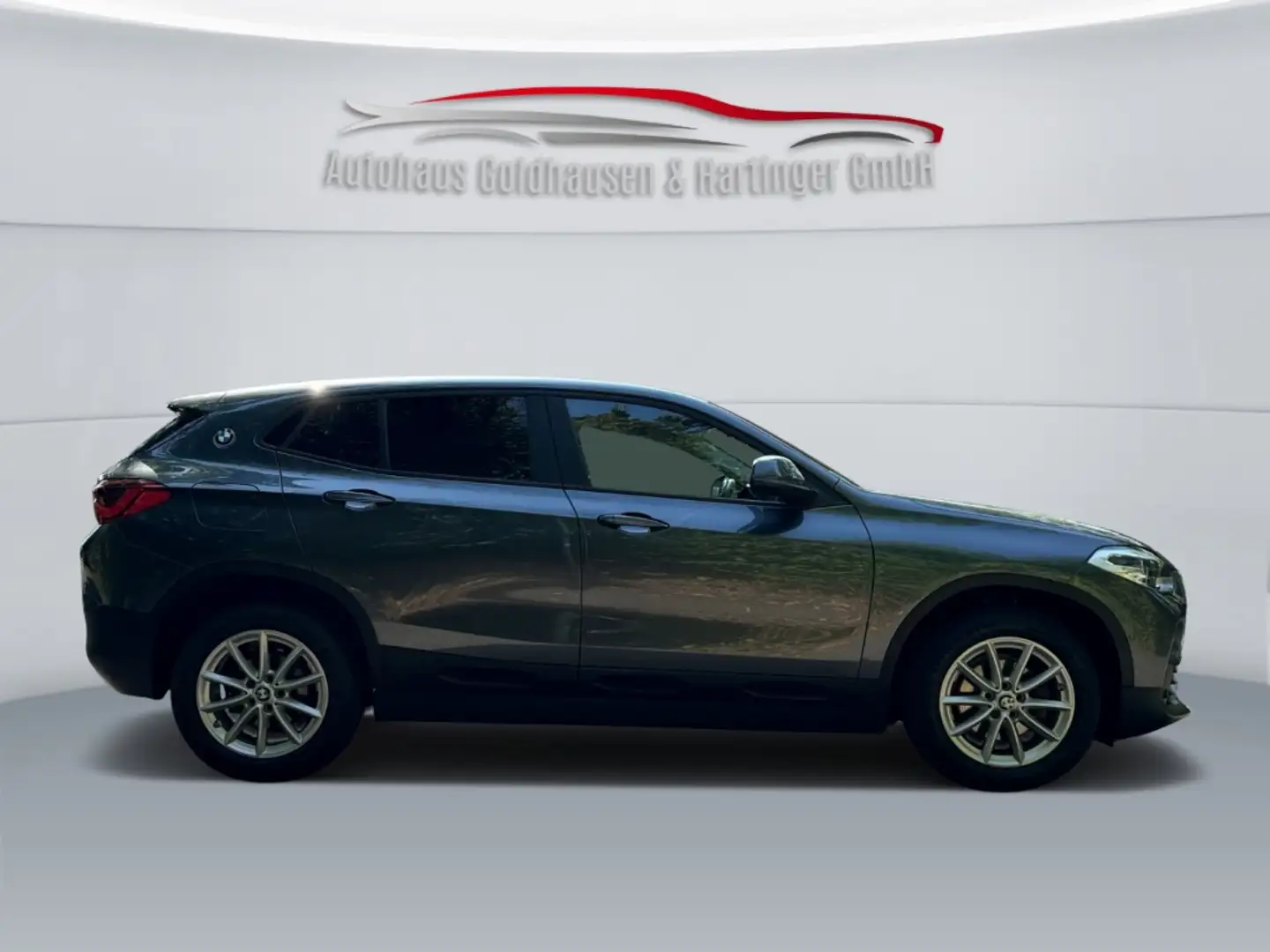 Vehicle image, number 6