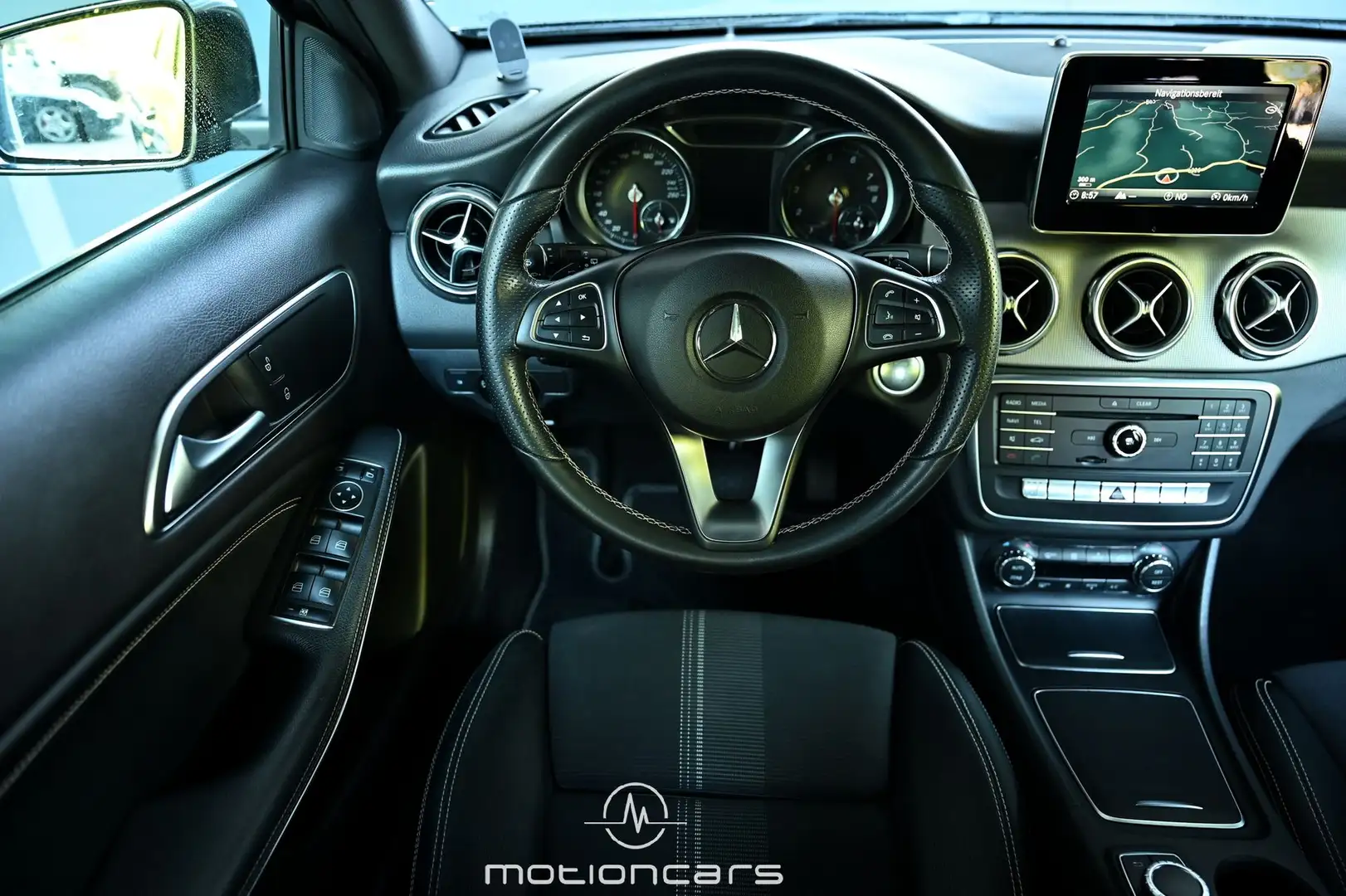 Vehicle image, number 9