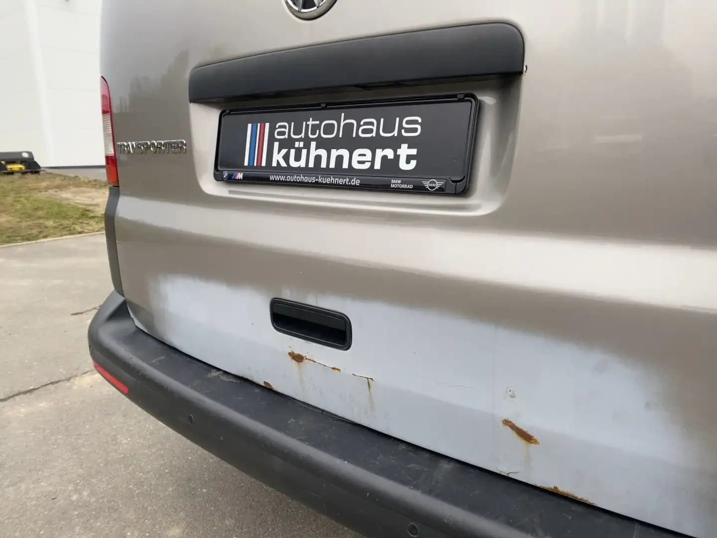 Vehicle image, number 14