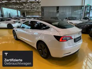 Vehicle image thumbnail, number 4