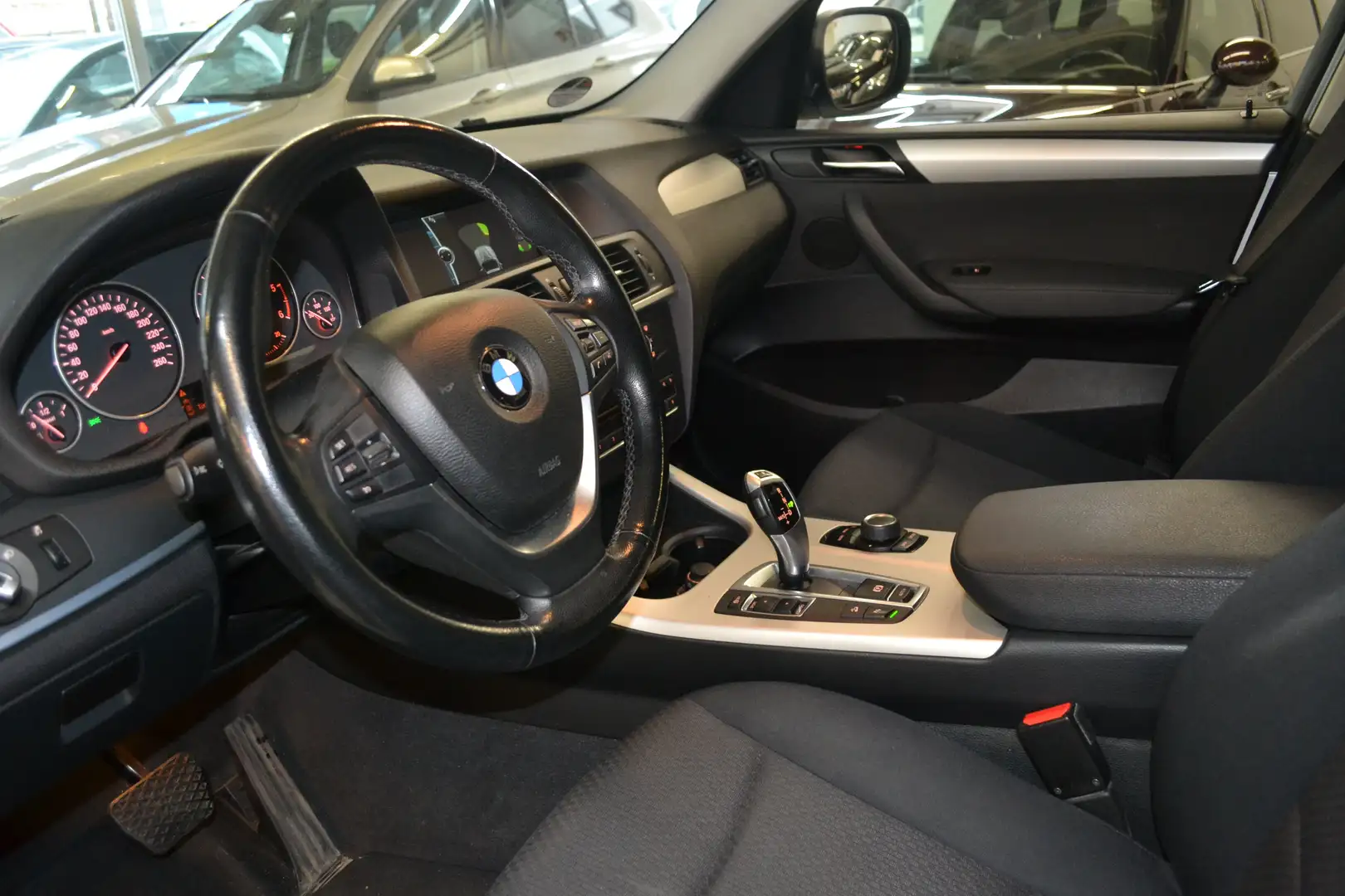 Vehicle image, number 9