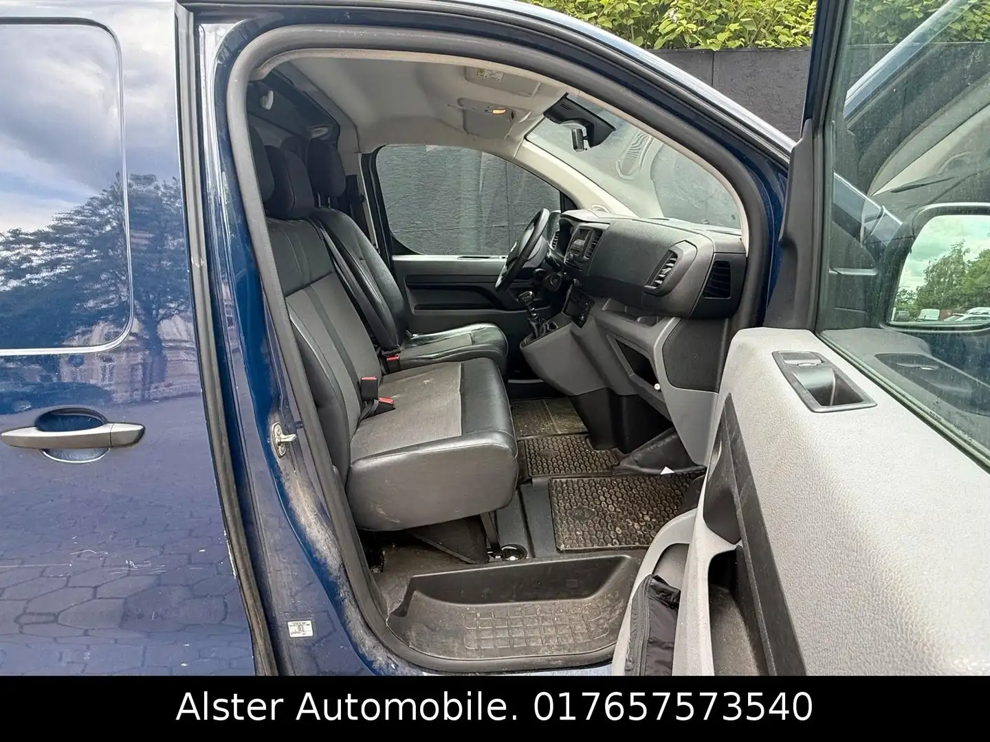 Vehicle image, number 9