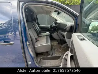 Vehicle image thumbnail, number 9