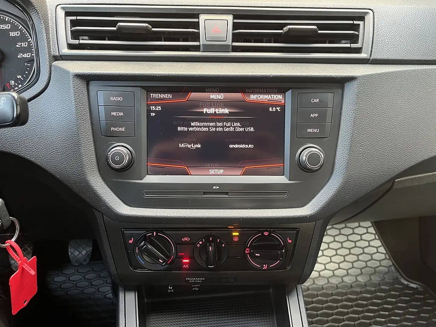 Vehicle image, number 9