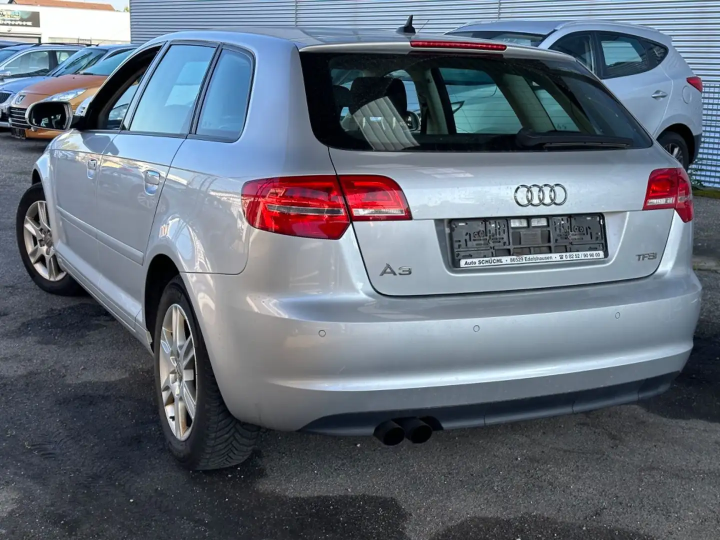 Vehicle image, number 3