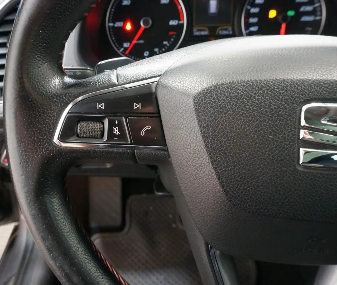 Vehicle image, number 12