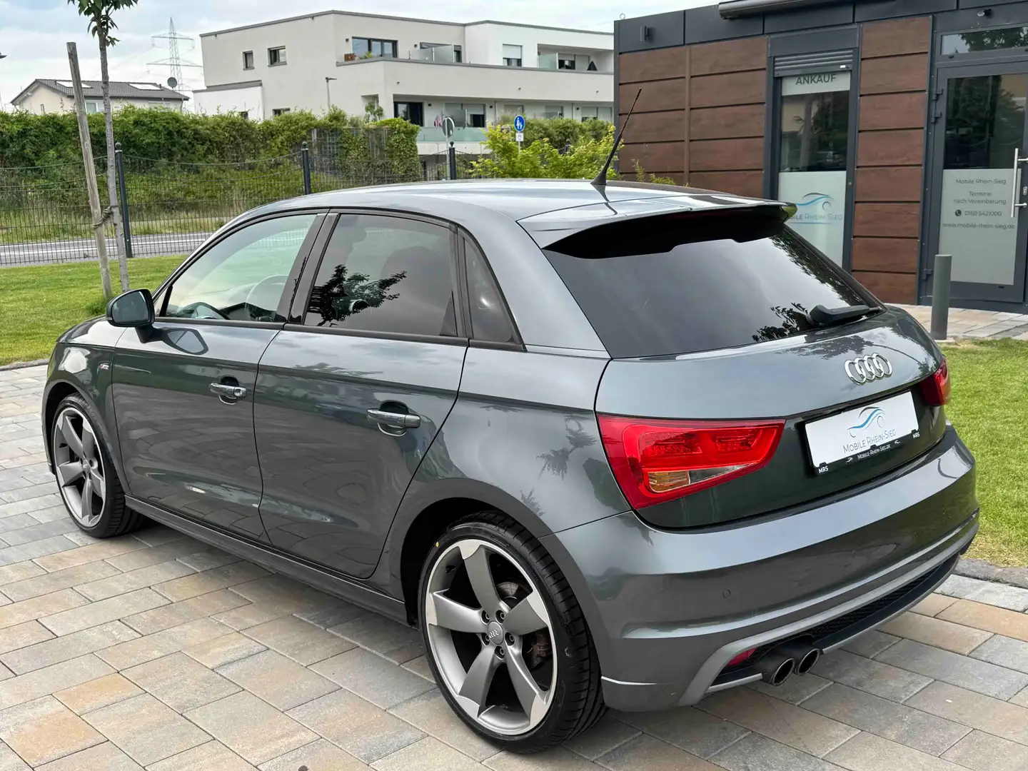 Vehicle image, number 2