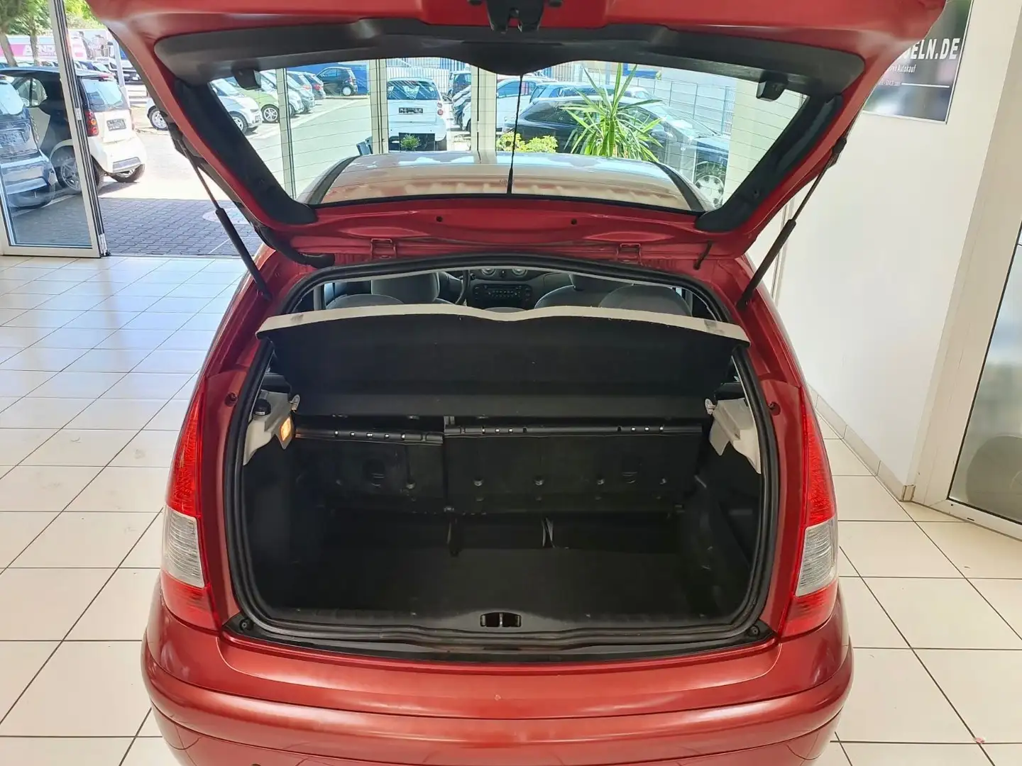 Vehicle image, number 8