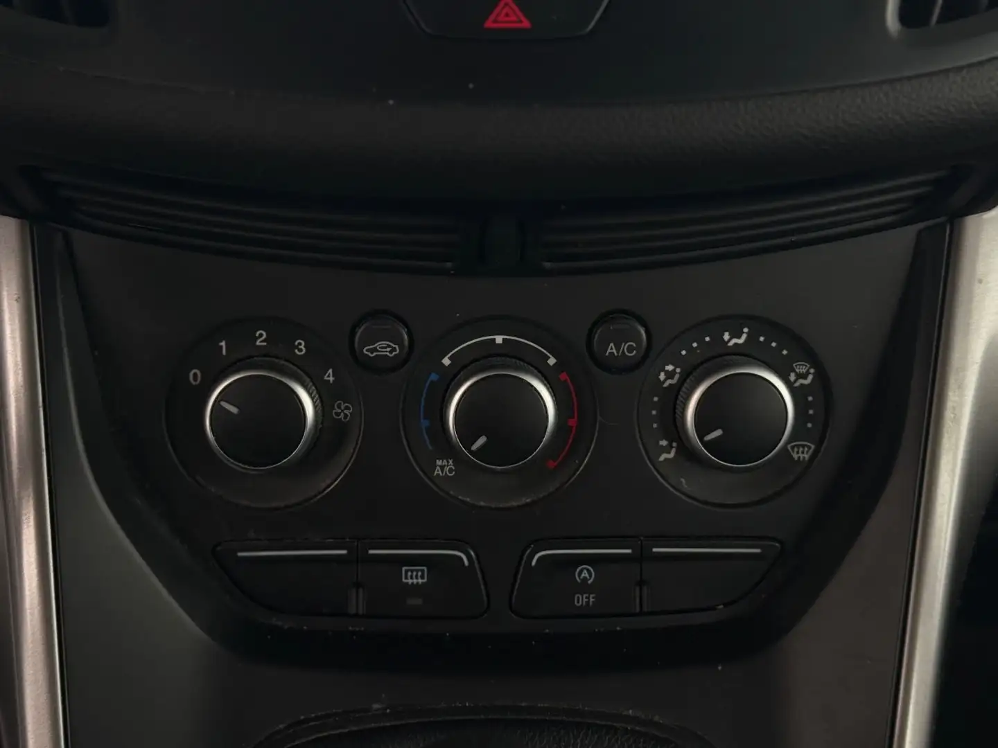 Vehicle image, number 14