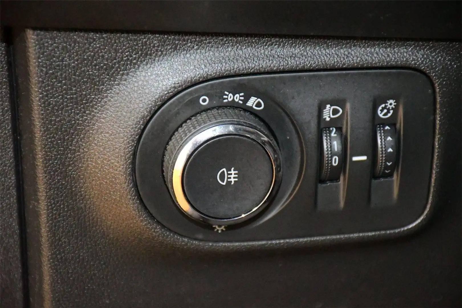 Vehicle image, number 11