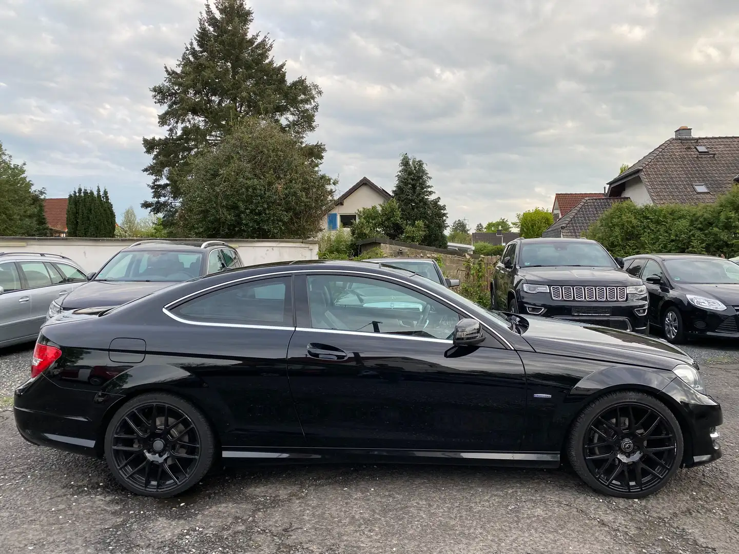 Vehicle image, number 4