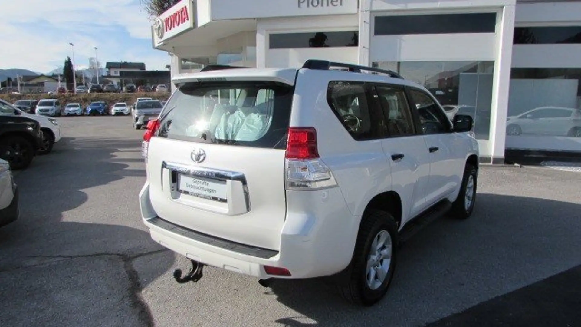 Vehicle image, number 6