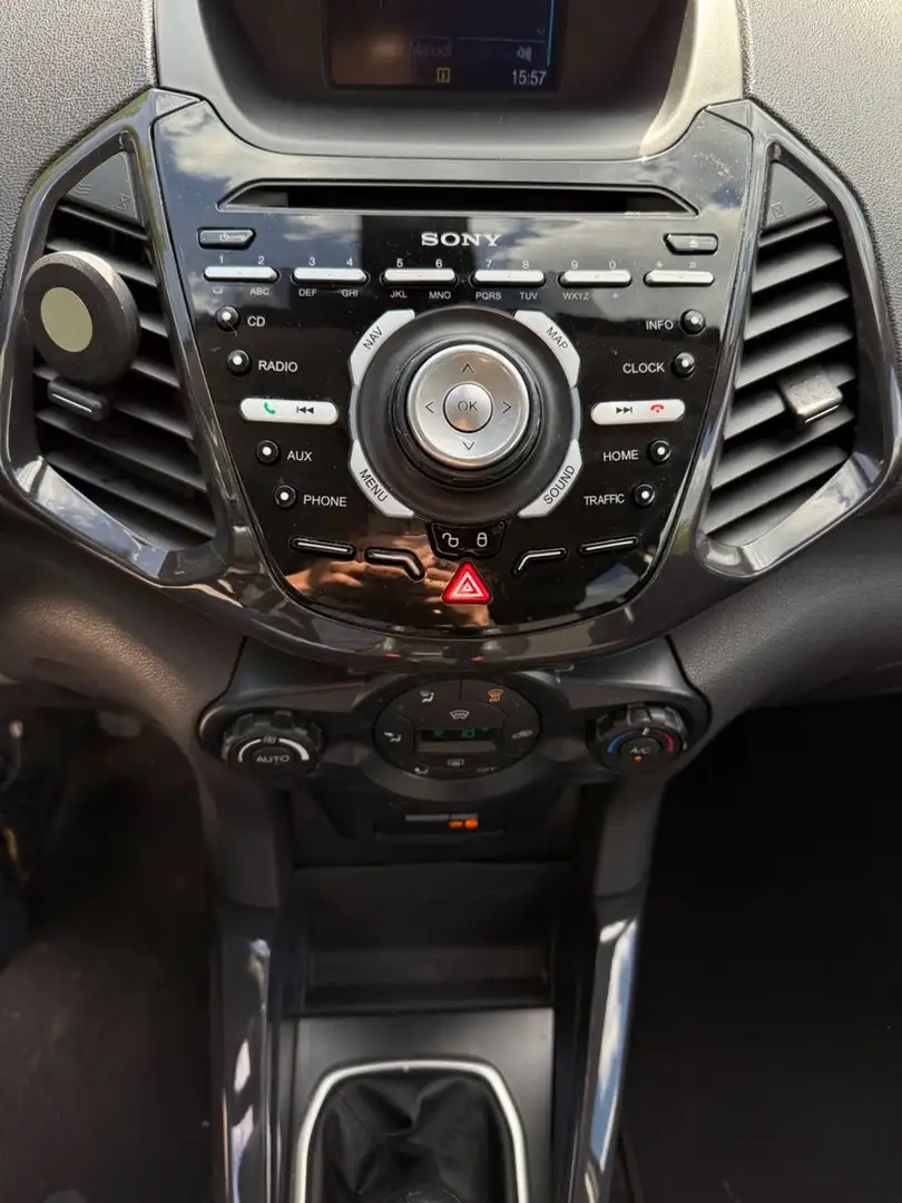 Vehicle image, number 8