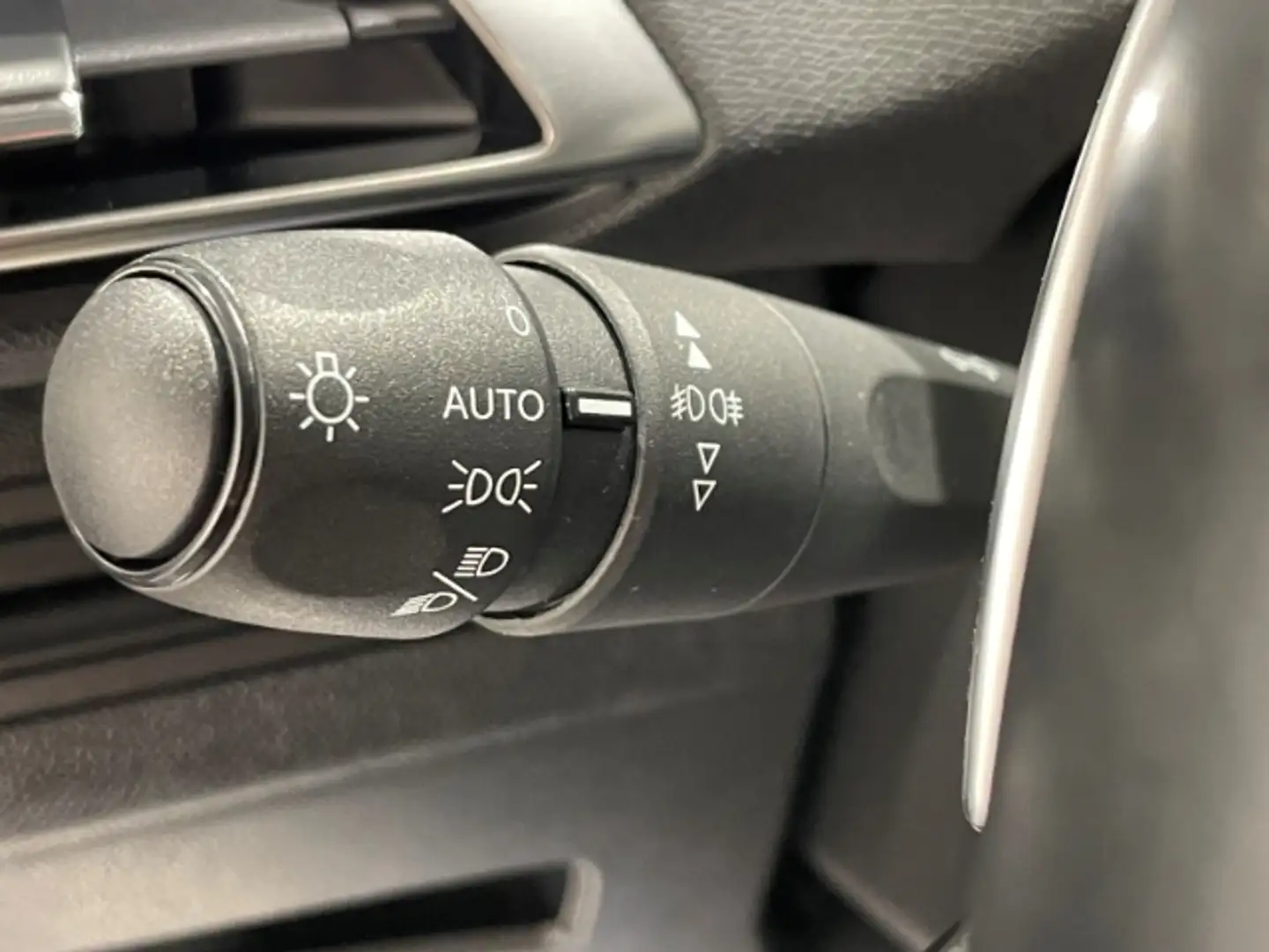Vehicle image, number 9