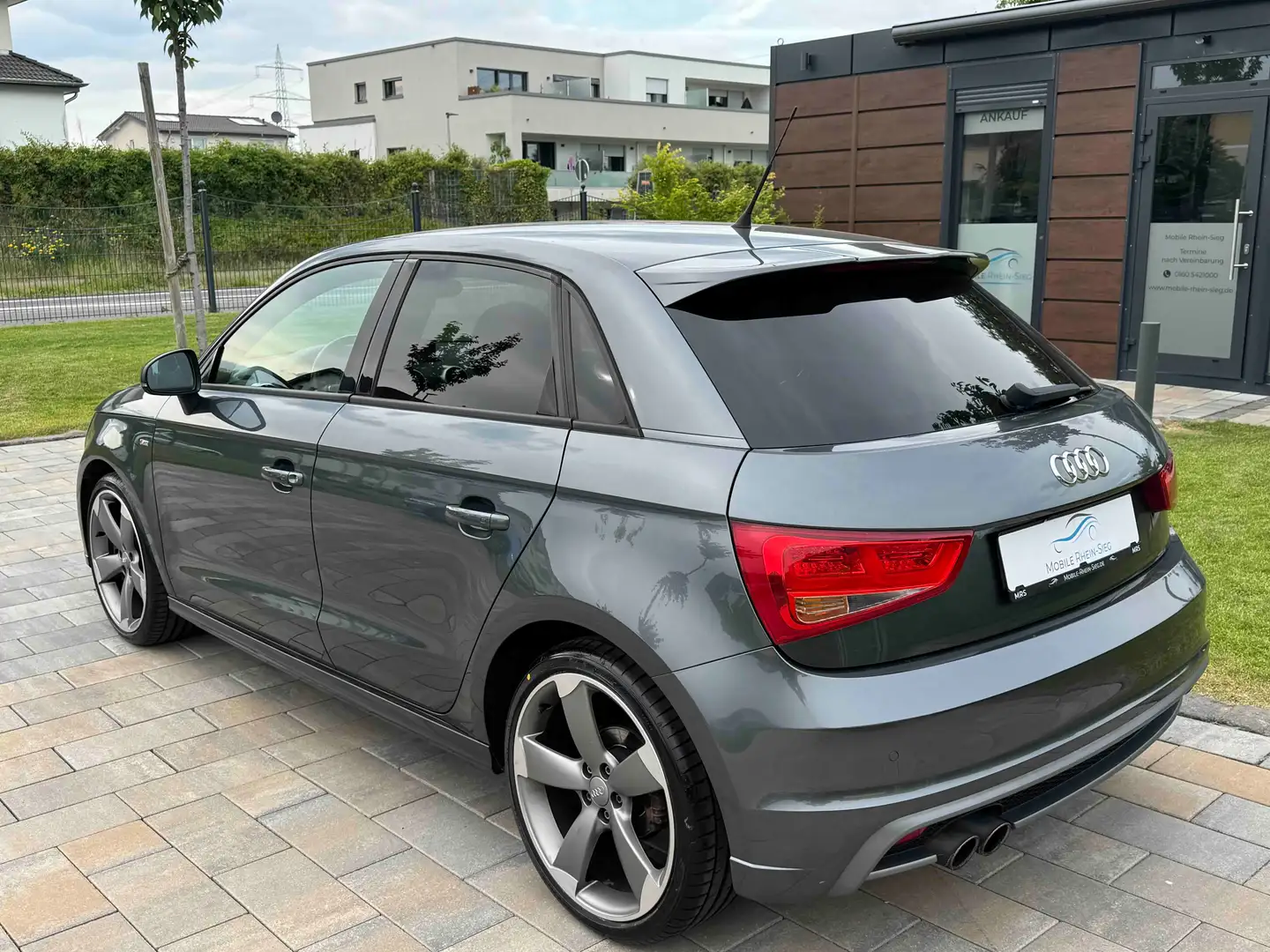 Vehicle image, number 9