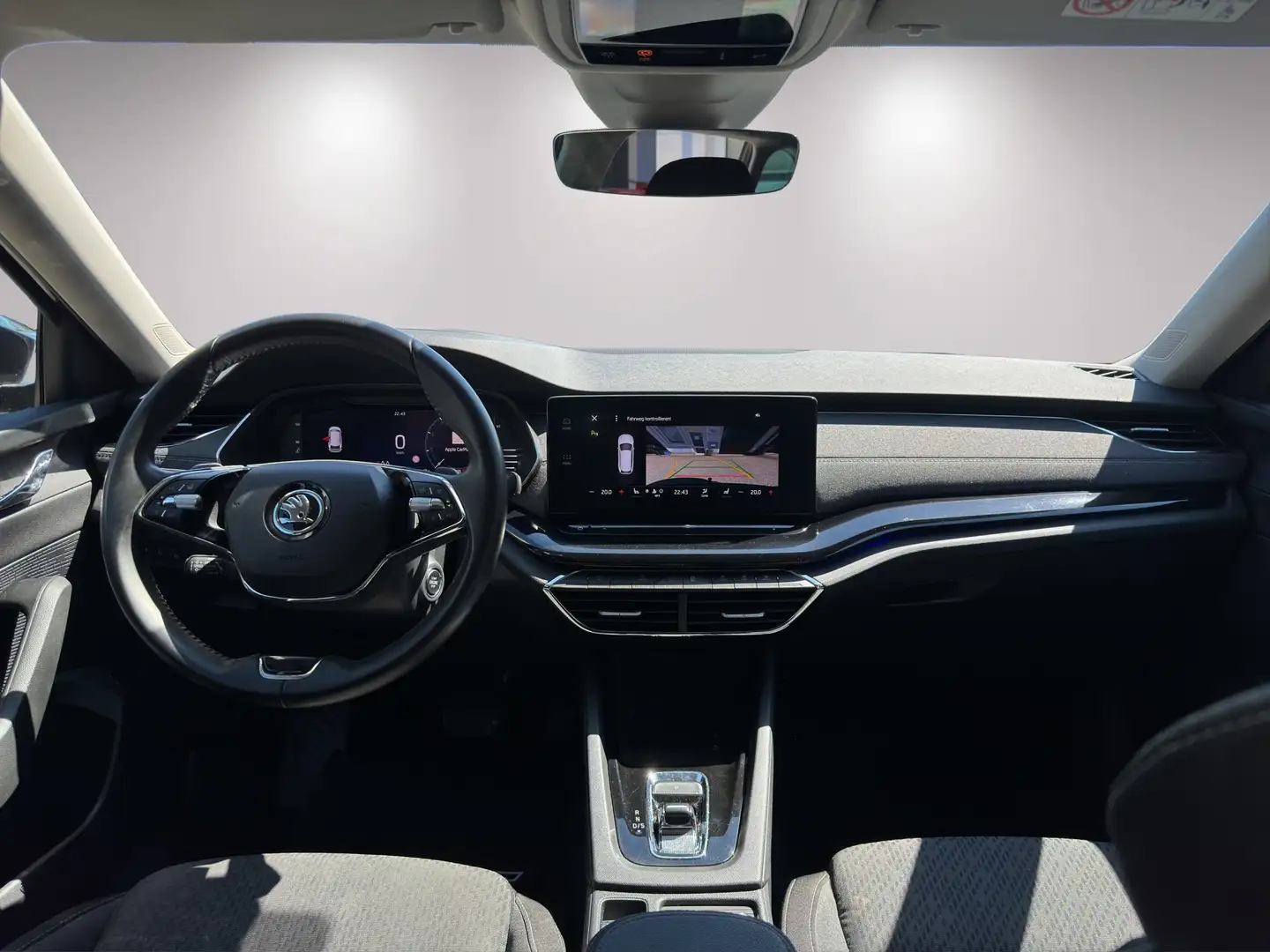 Vehicle image, number 12