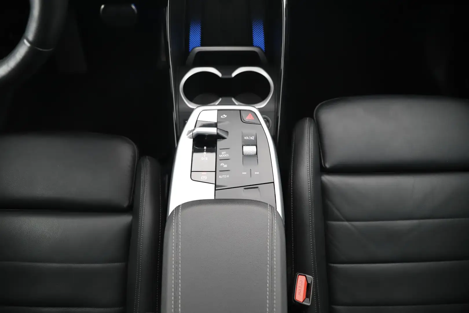 Vehicle image, number 14