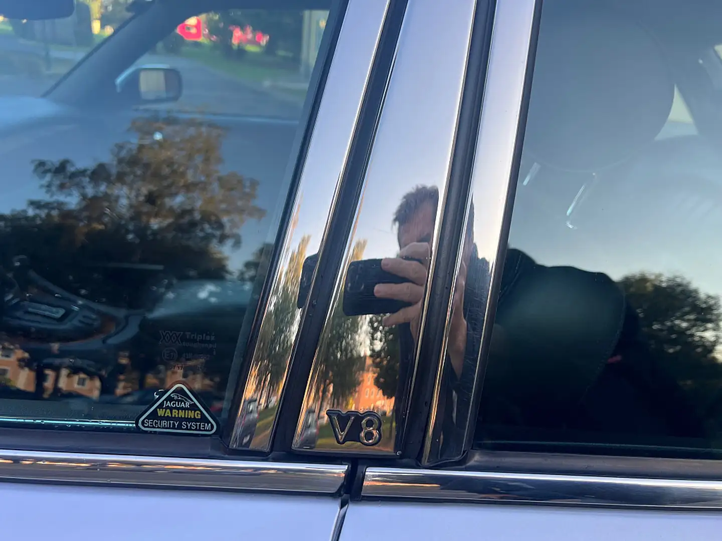 Vehicle image, number 12