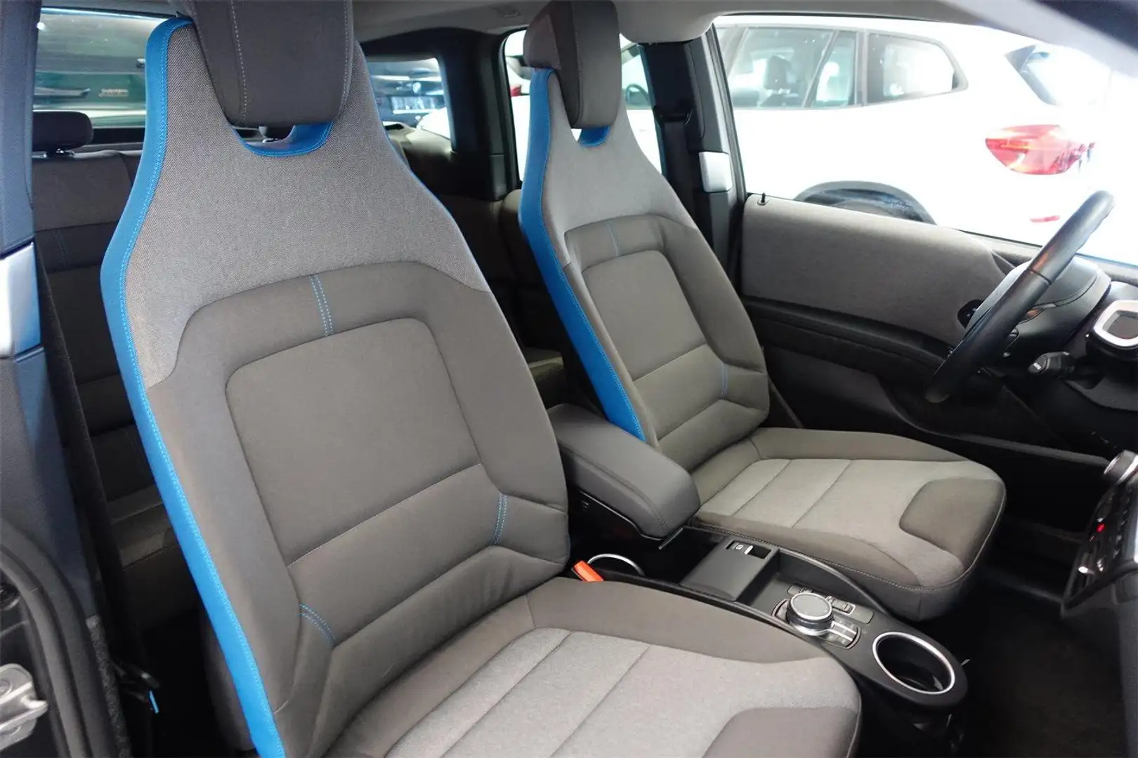 Vehicle image, number 9