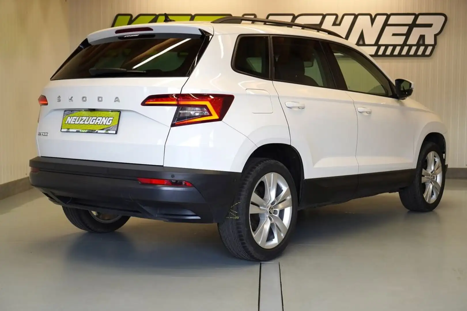 Vehicle image, number 4