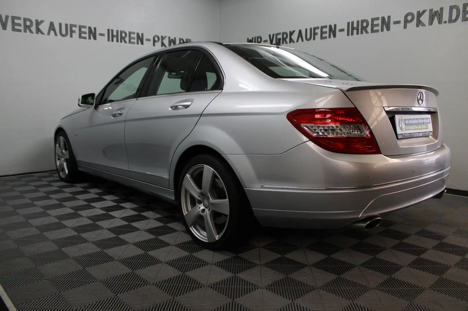 Vehicle image, number 18