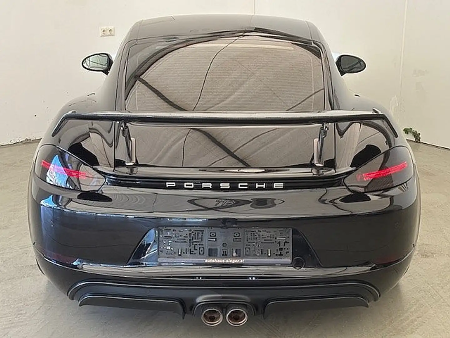 Vehicle image, number 4