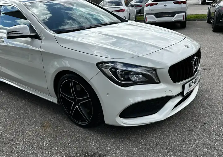 Additional image of the vehicle