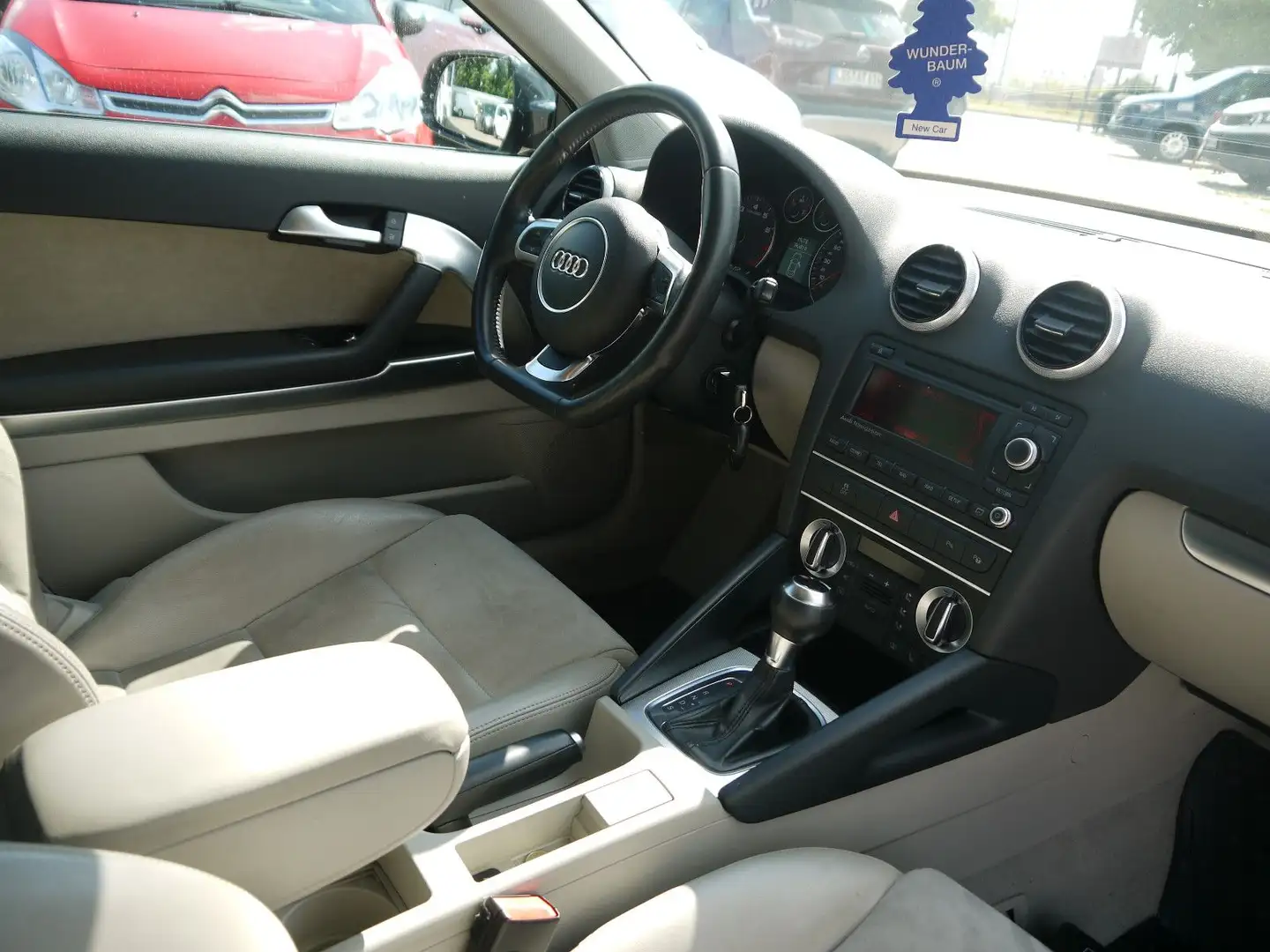 Vehicle image, number 11