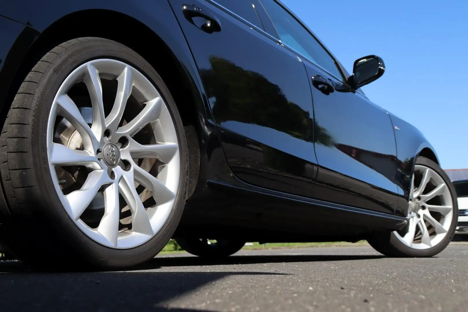 Vehicle image, number 8