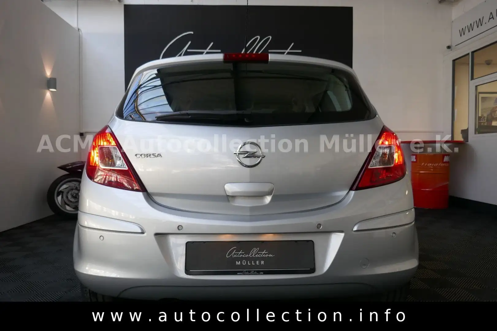 Vehicle image, number 4