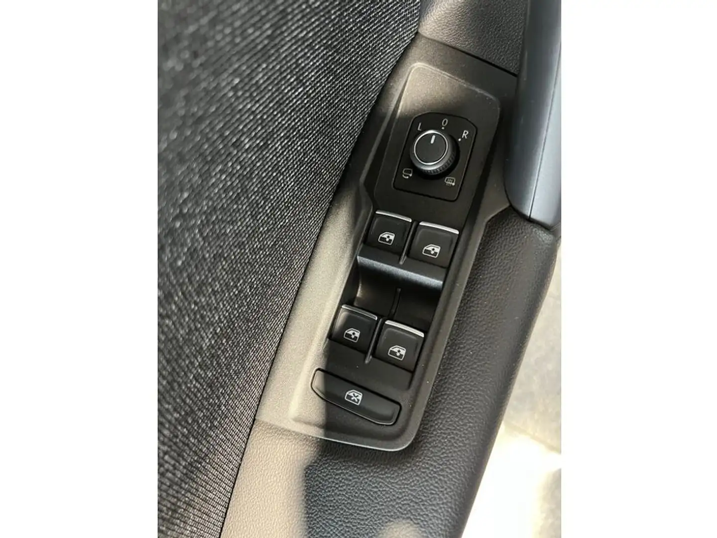 Vehicle image, number 9