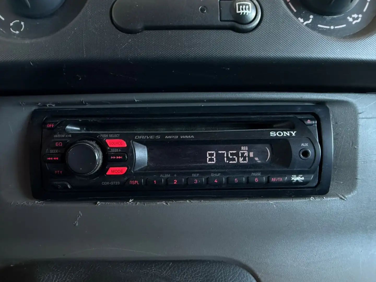 Vehicle image, number 13