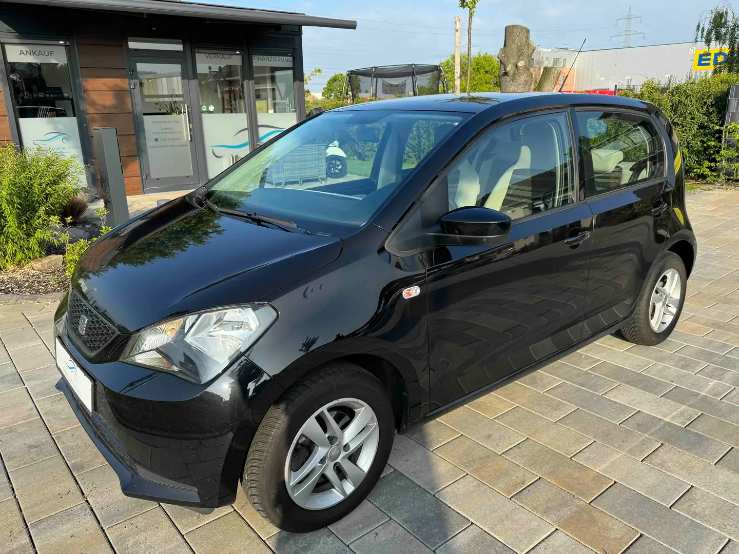 Vehicle image, number 8