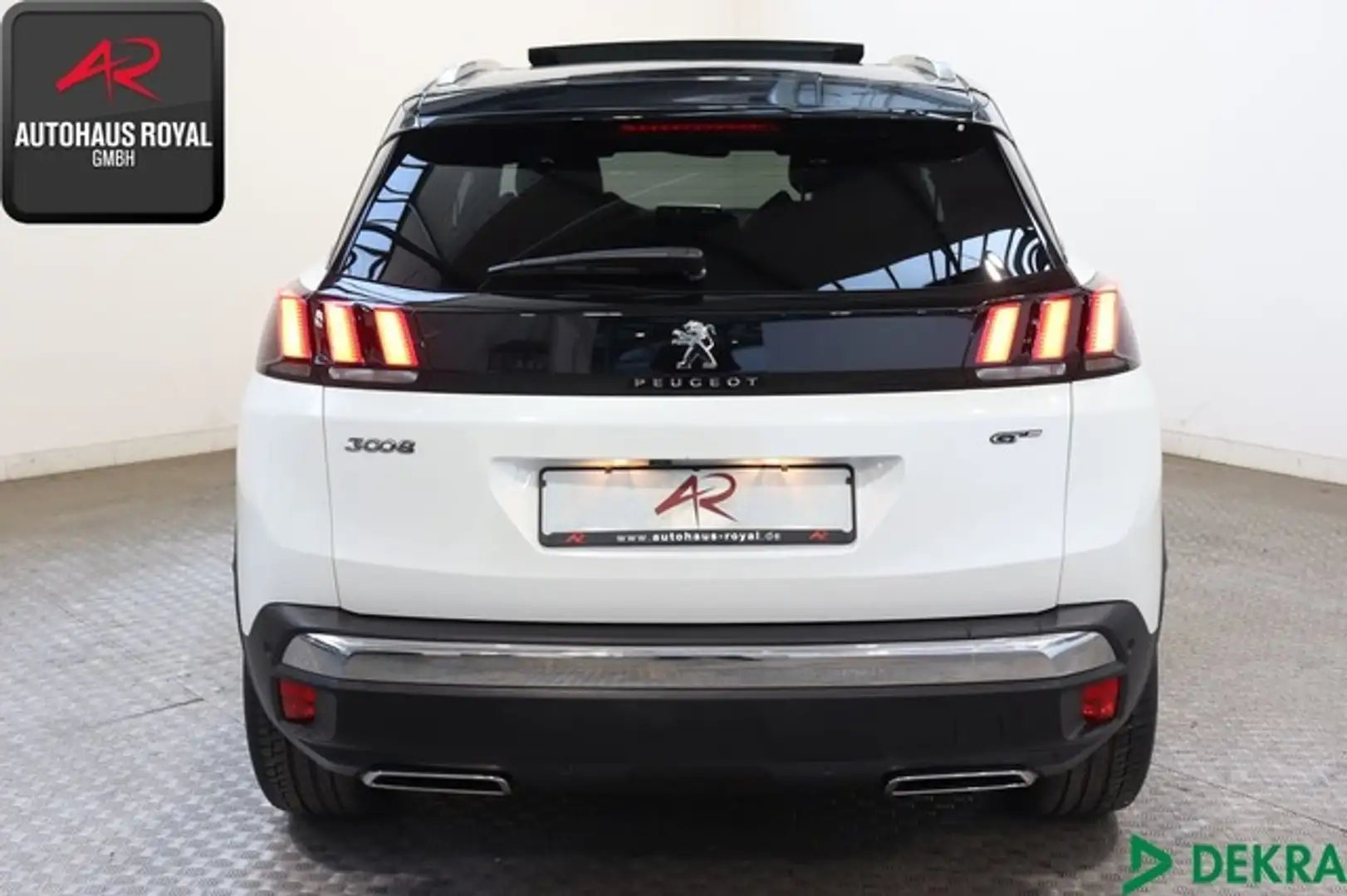 Vehicle image, number 12