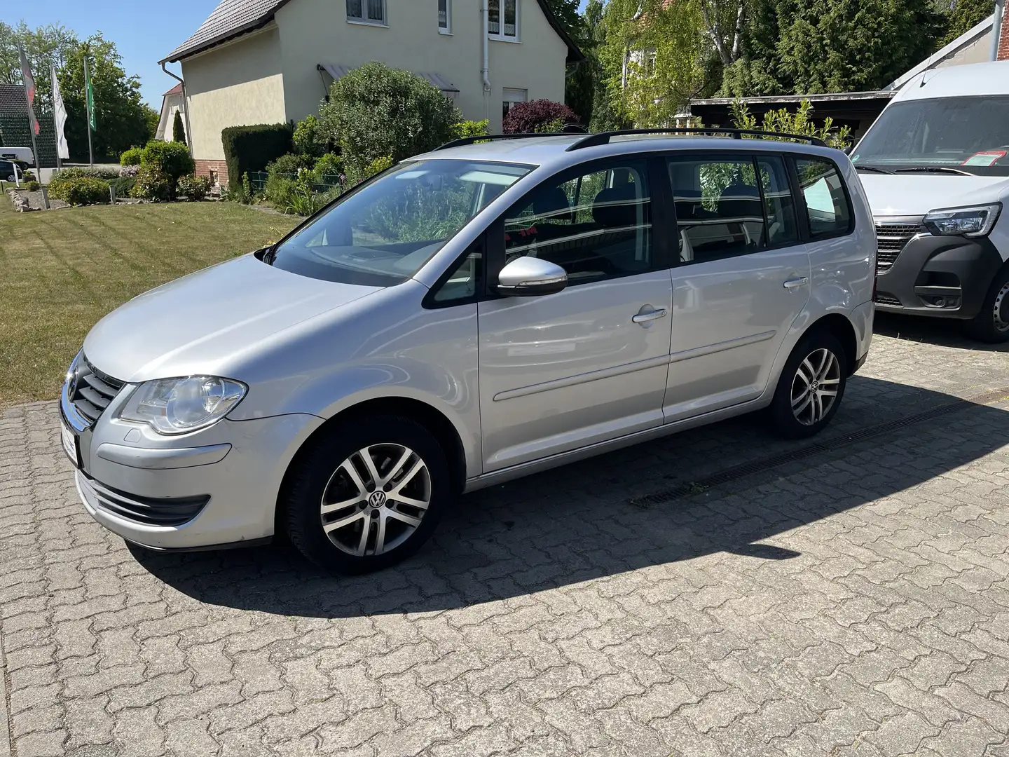 Vehicle image, number 8