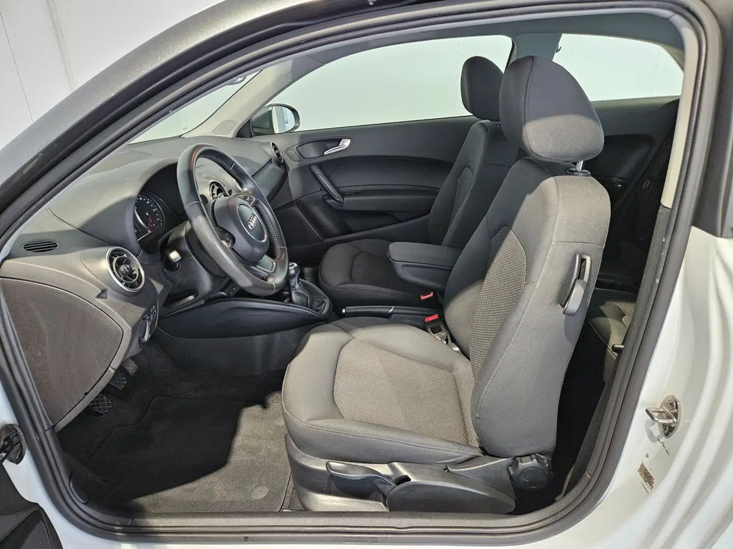 Vehicle image, number 4