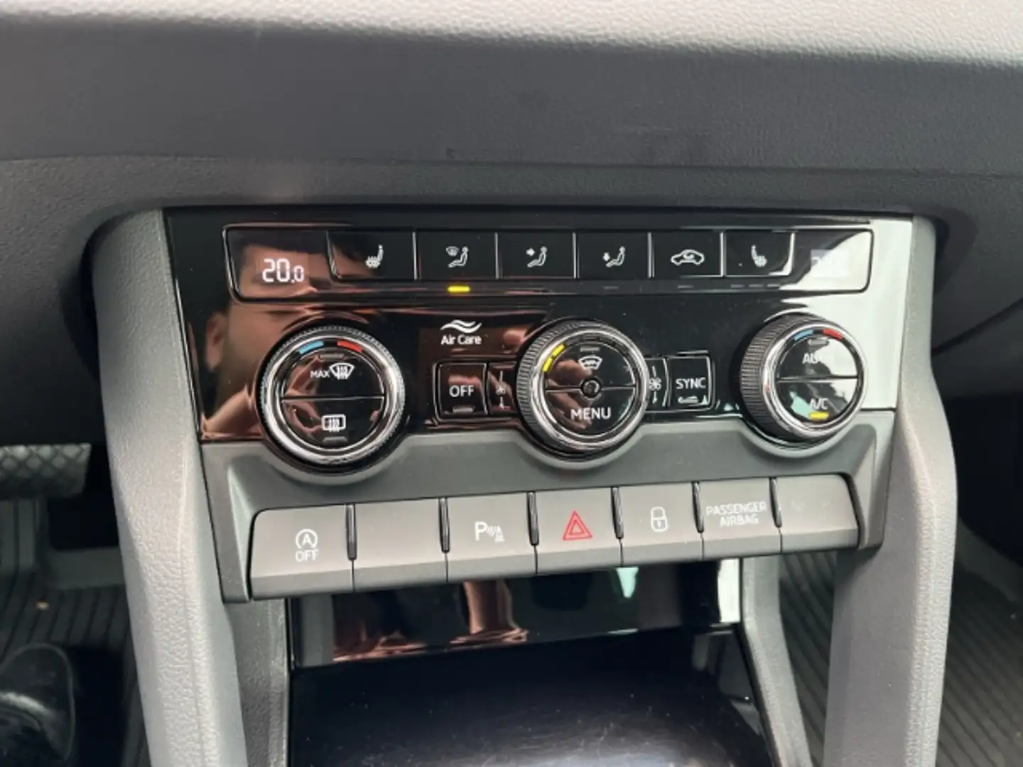 Vehicle image, number 15