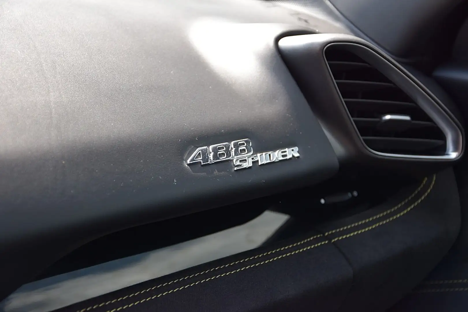 Vehicle image, number 13