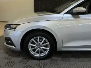Vehicle image thumbnail, number 3