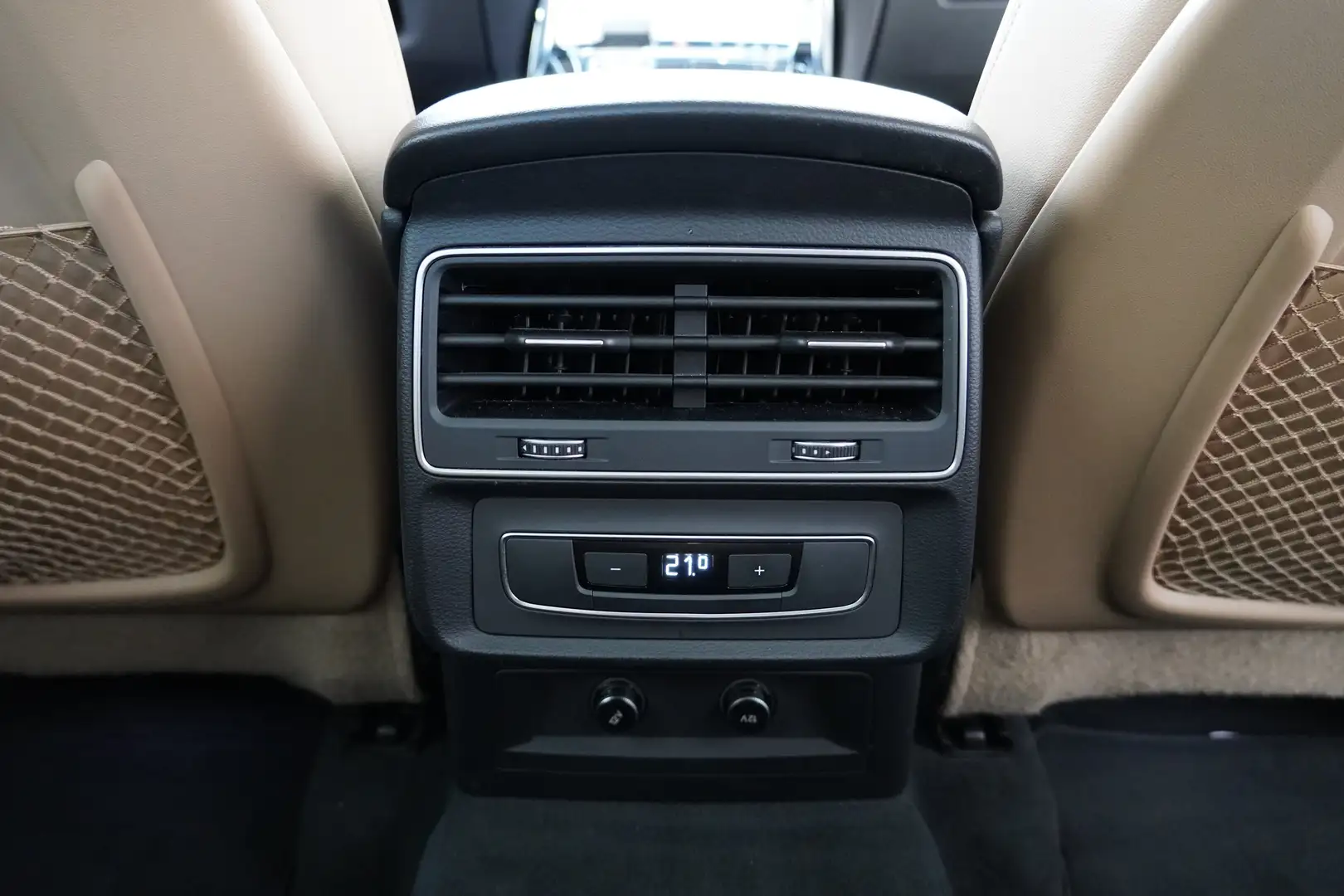 Vehicle image, number 19