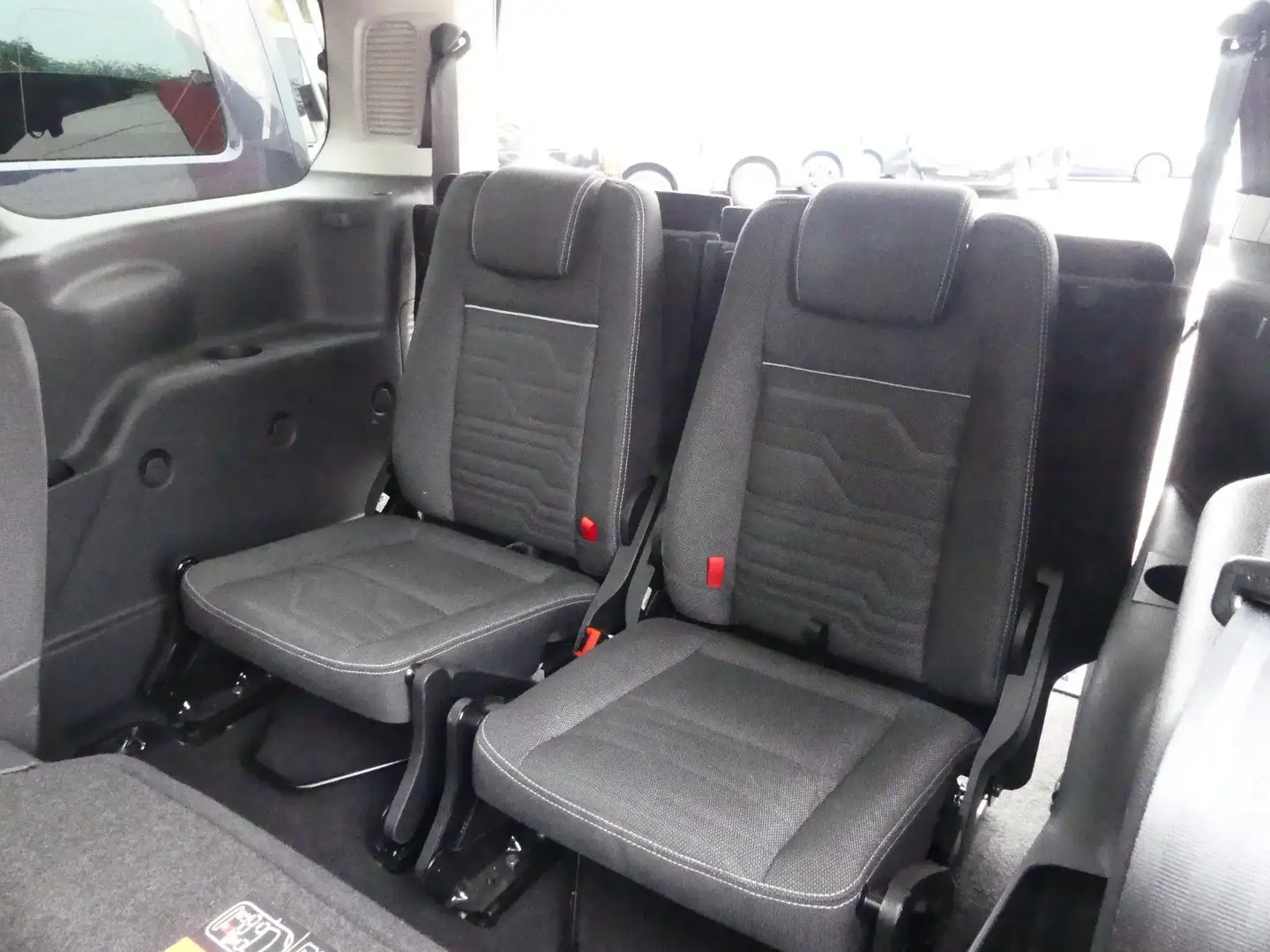 Vehicle image, number 18