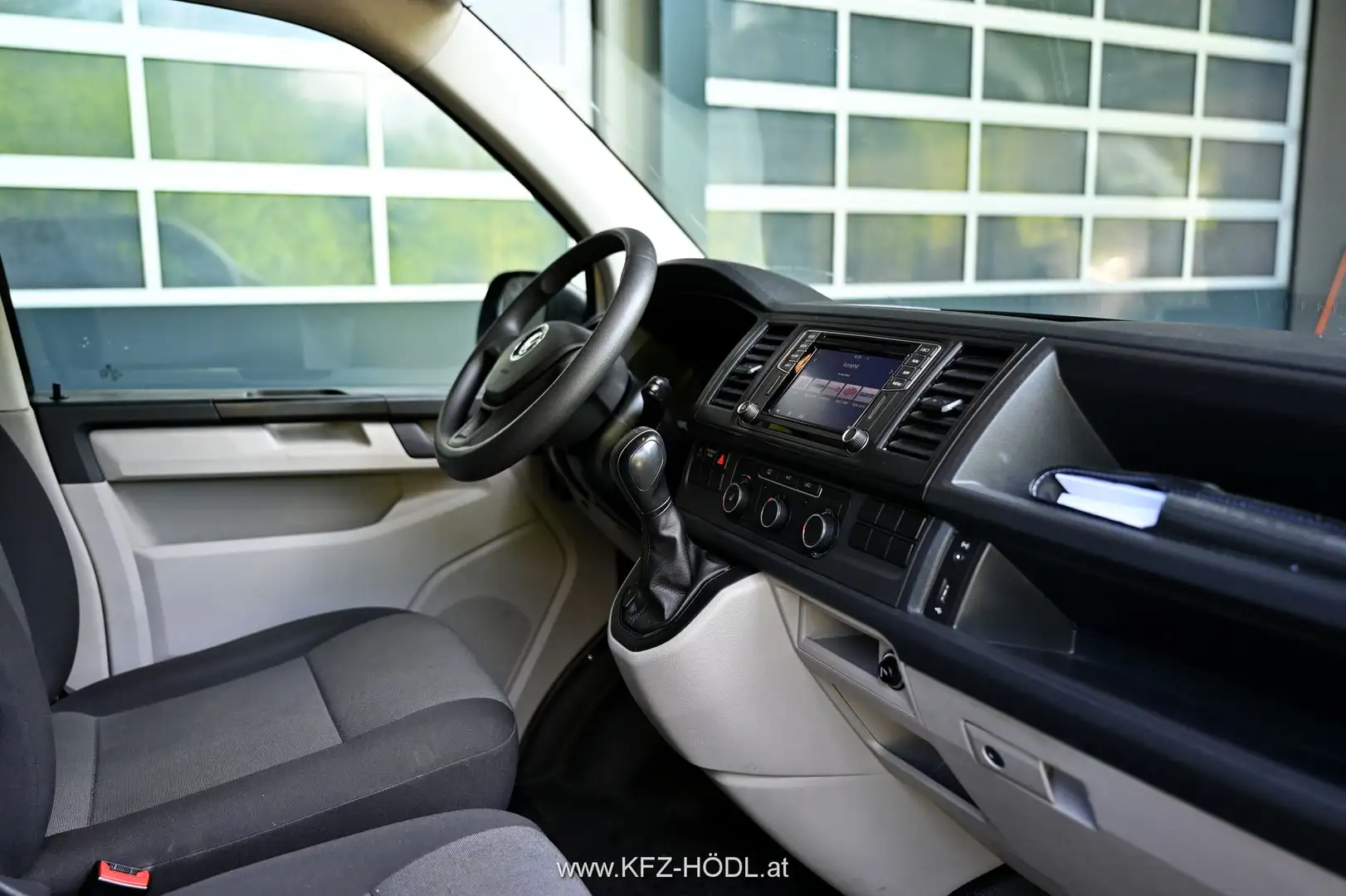Vehicle image, number 9